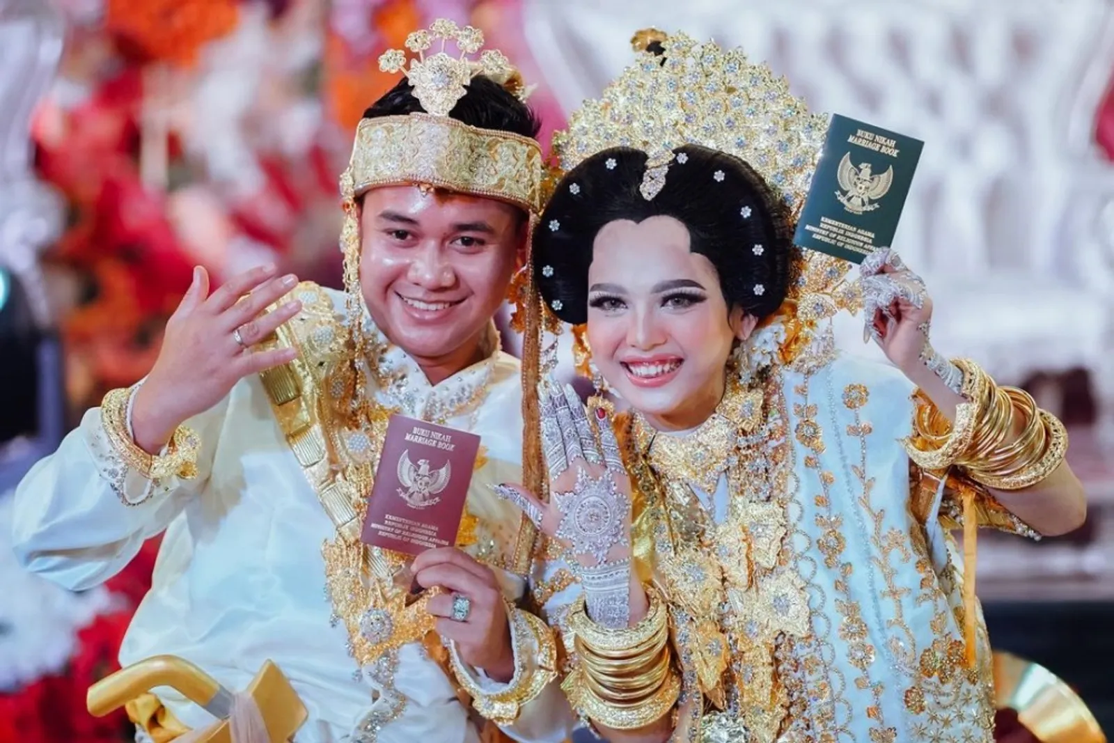 Kental Nuansa Tradisional, Ini 10 Artis yang Menikah dengan Adat Bugis