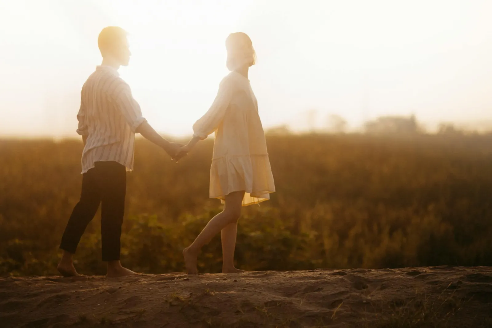50 Kata-Kata Romantis Singkat untuk Pasangan yang Menyentuh