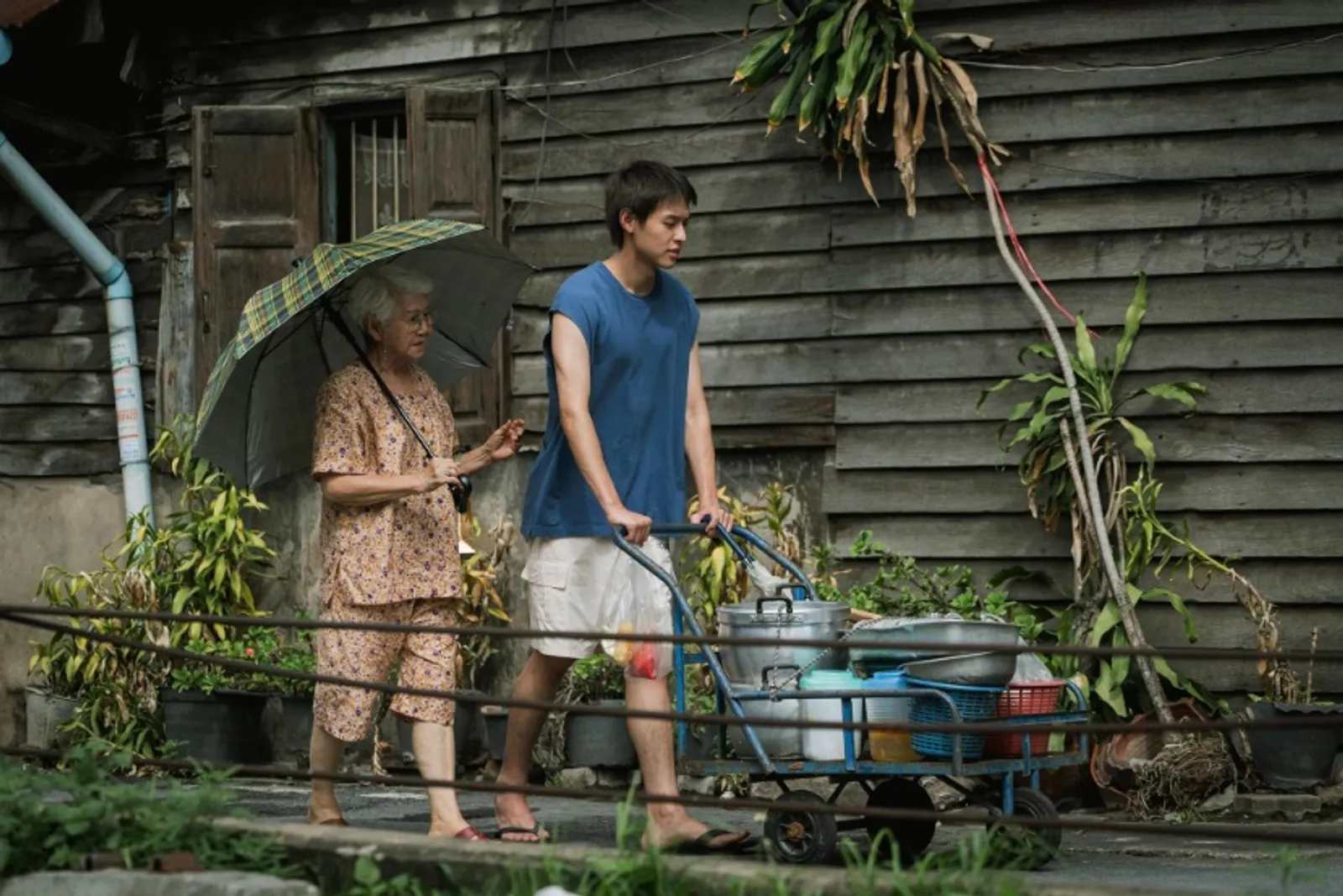 Review ‘Lahn Mah’: Film dengan Premis Sederhana, Bikin Banjir Air Mata