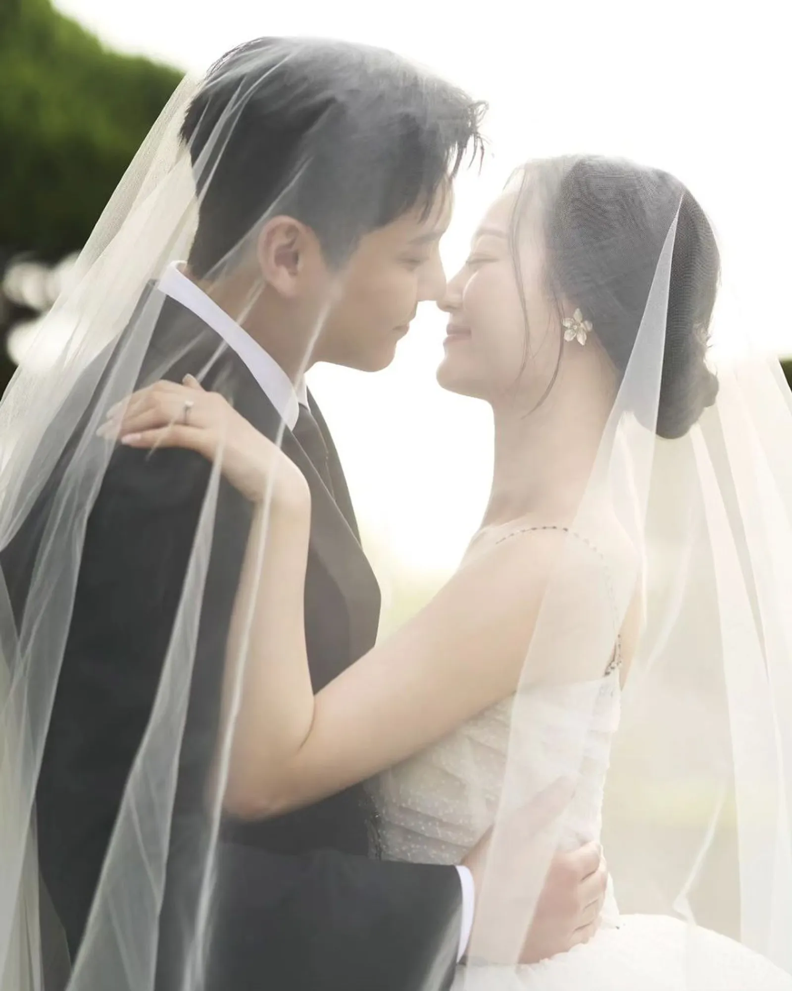 Pamer Foto Pre-Wedding, Song Seung Hyun Eks ‘FT ISLAND’ Akan Menikah!