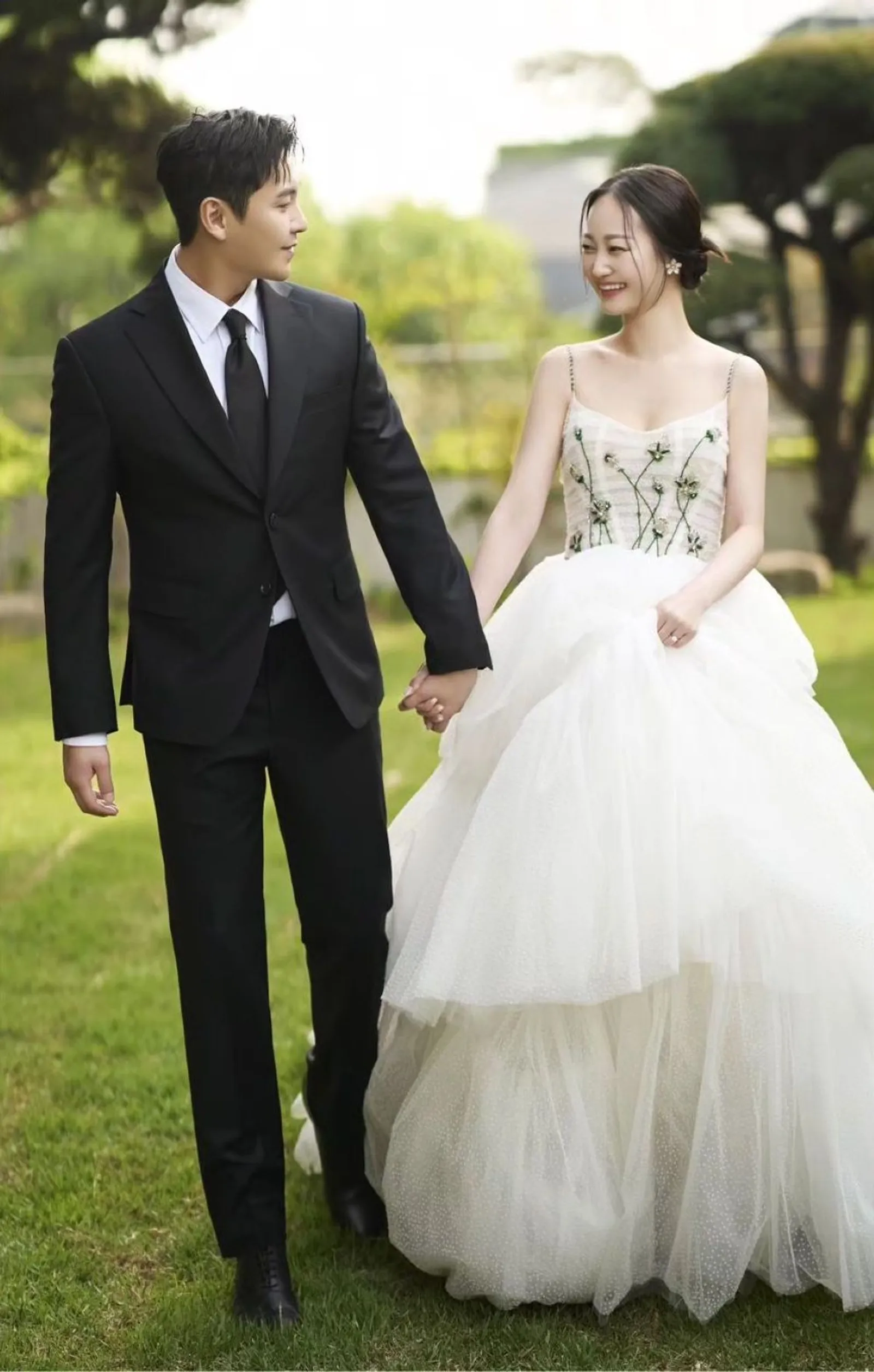 Pamer Foto Pre-Wedding, Song Seung Hyun Eks ‘FT ISLAND’ Akan Menikah!