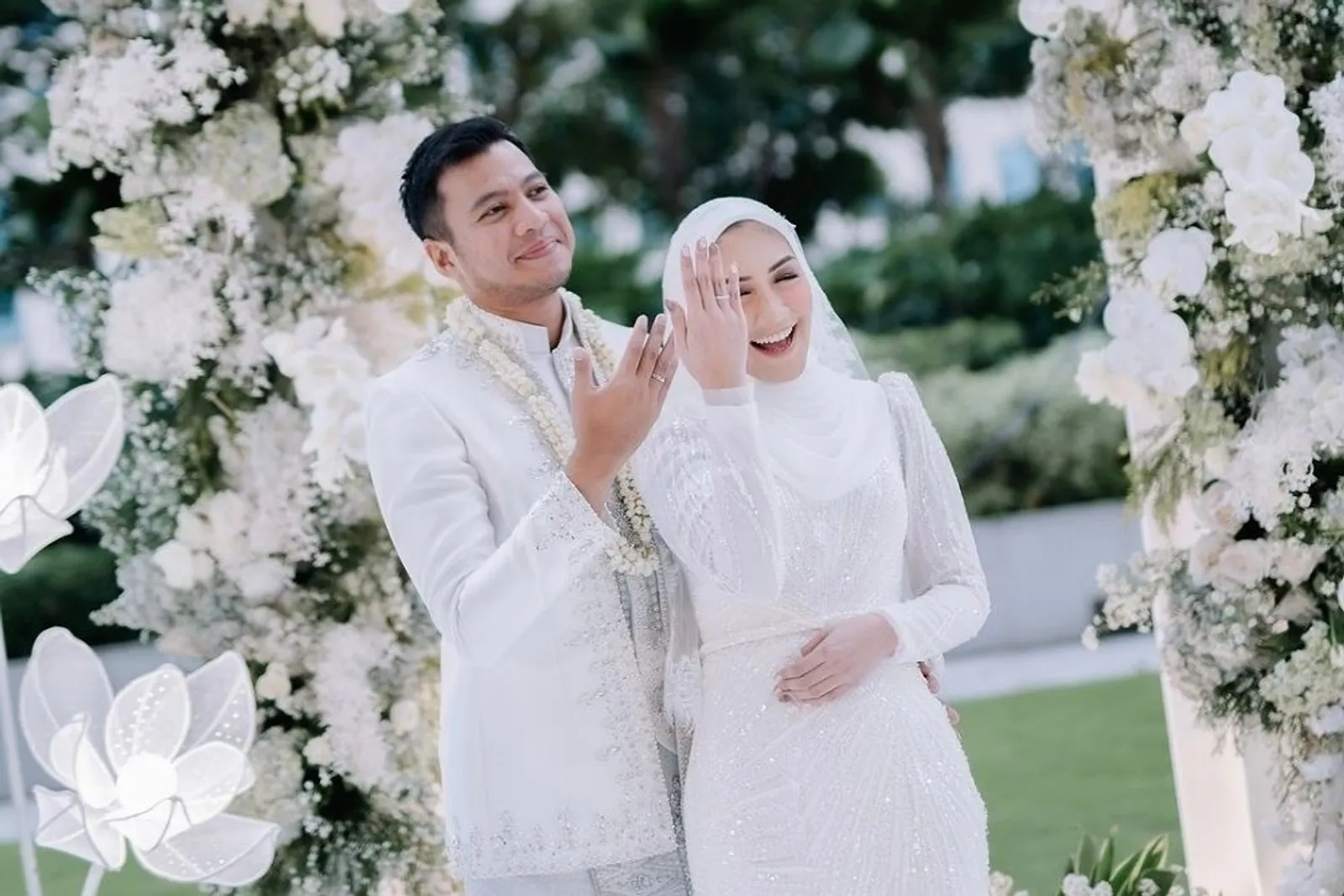 Sah! Intip 7 Potret Pernikahan Kedua Melody Prima dan Ilham Prawira