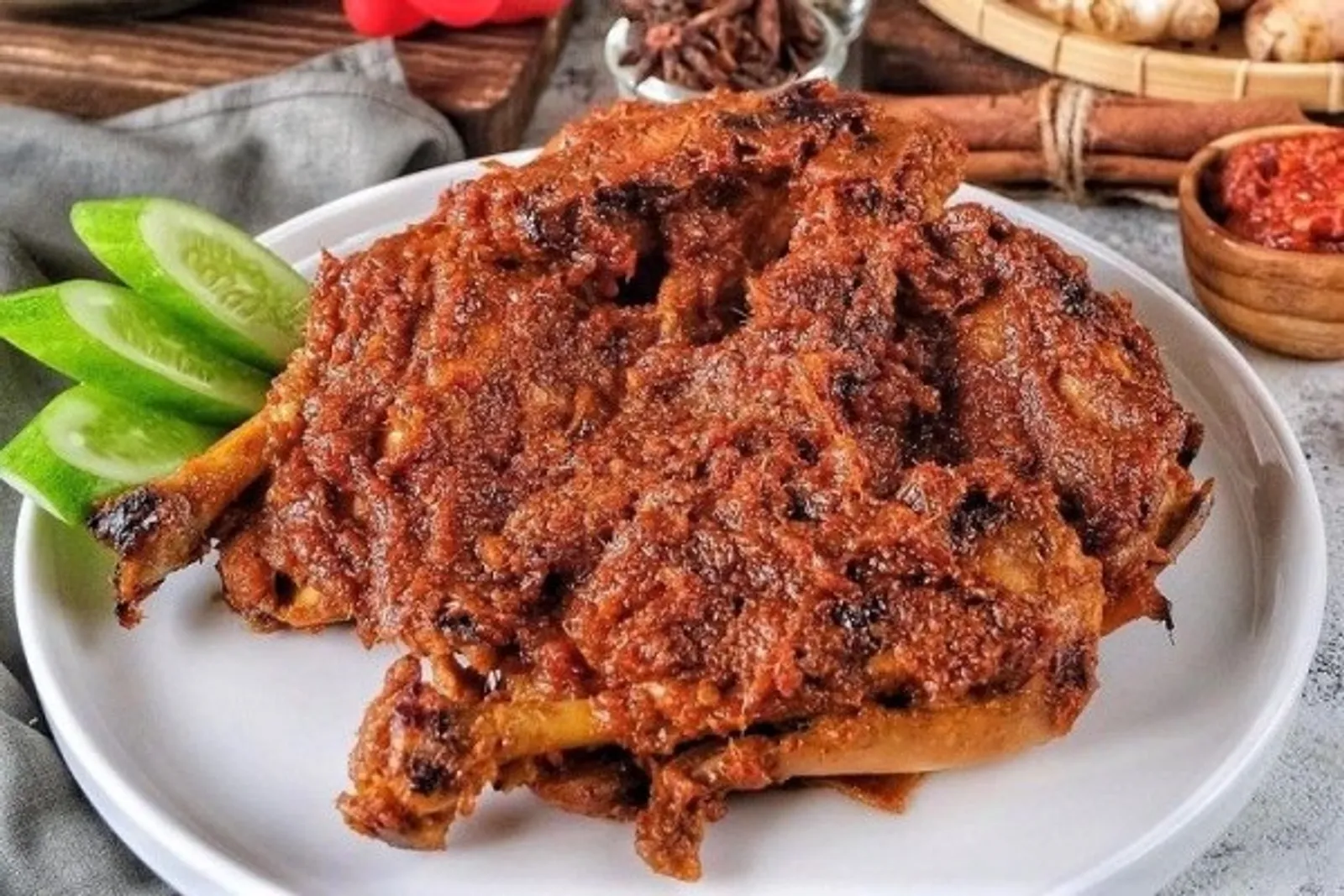 Resep Ayam Bakar Bumbu Rujak yang Pedas, Manis, dan Gurih