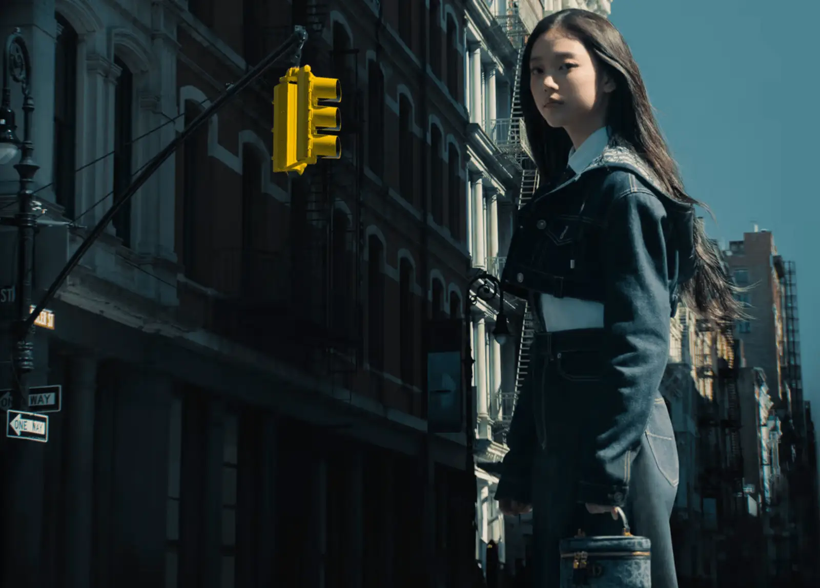 Dior Rilis Debut Foto Haerin ‘NewJeans’ untuk Koleksi Oblique