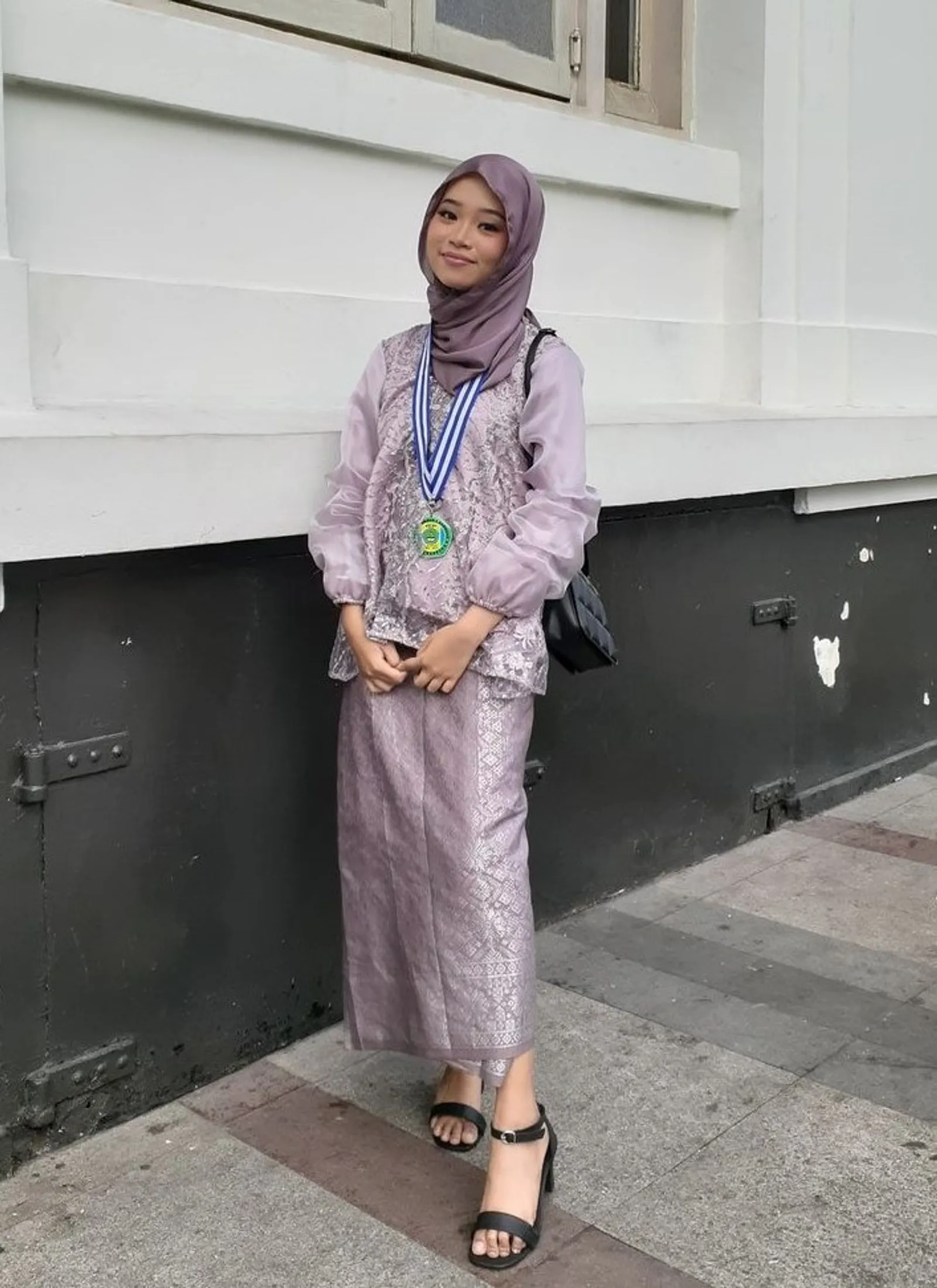 8 Model Baju Perpisahan SMA Kekinian yang Fashionable