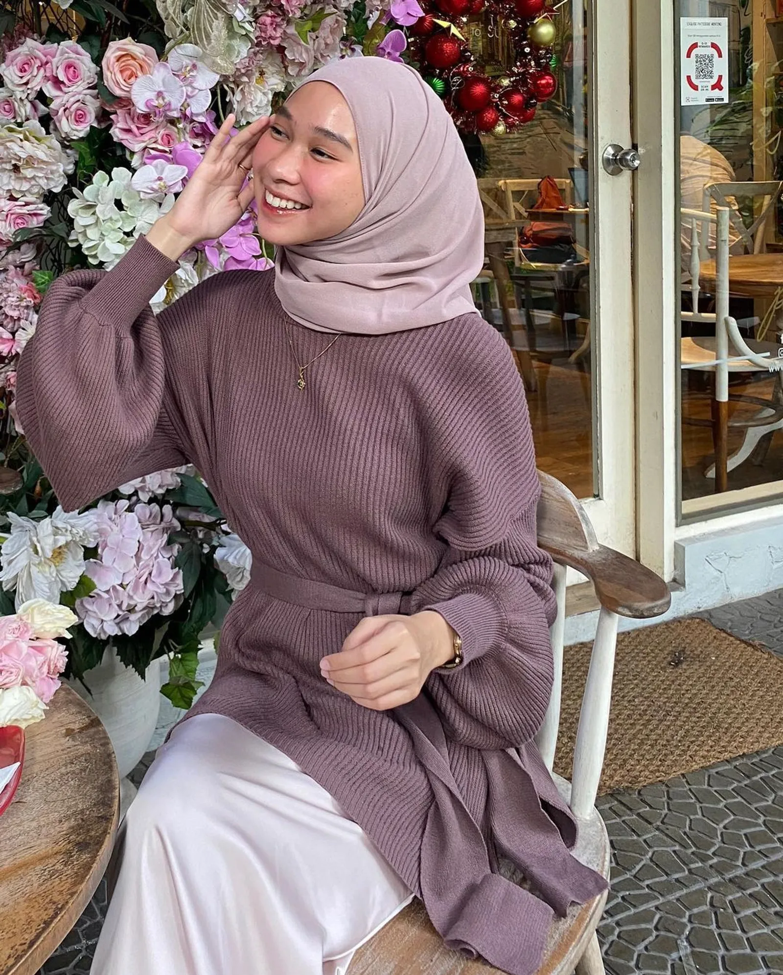 Baju Warna Taro Cocok dengan Jilbab Warna Apa? Ini Rekomendasinya!