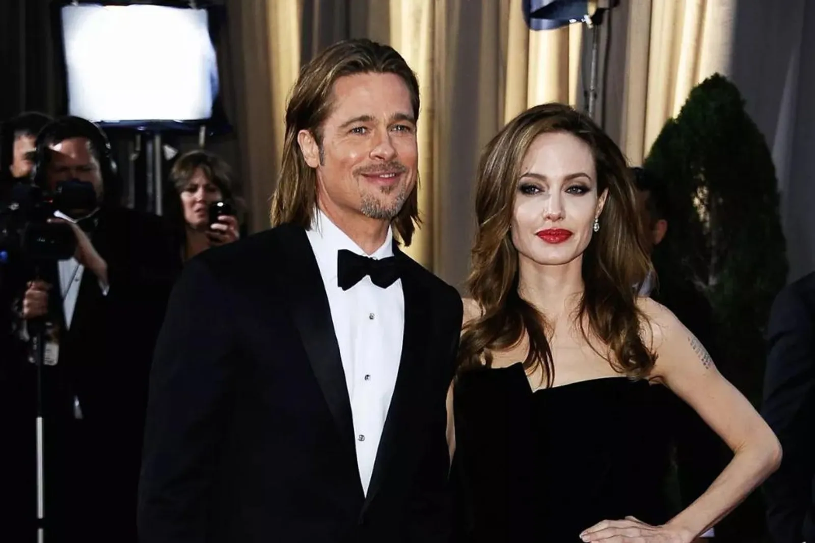 Penuh Drama, Begini Perjalanan Cinta Brad Pitt dan Angelina Jolie