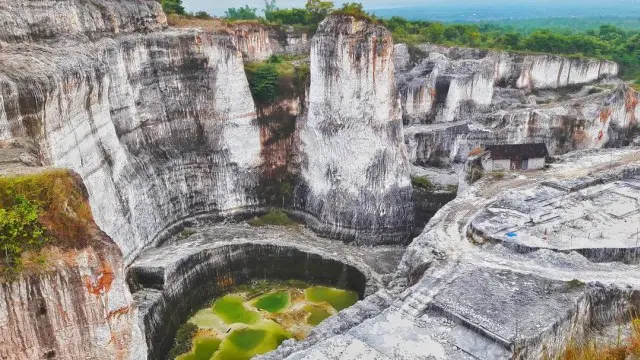 10 Wisata Hits di Gresik yang Wajib Kamu Kunjungi, Ada Bukit dan Pulau