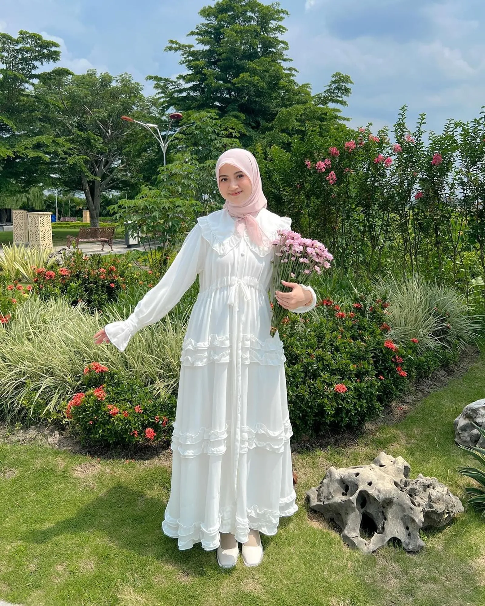 Modis Pakai Gamis di Iduladha, Ini Rekomendasi Modelnya!