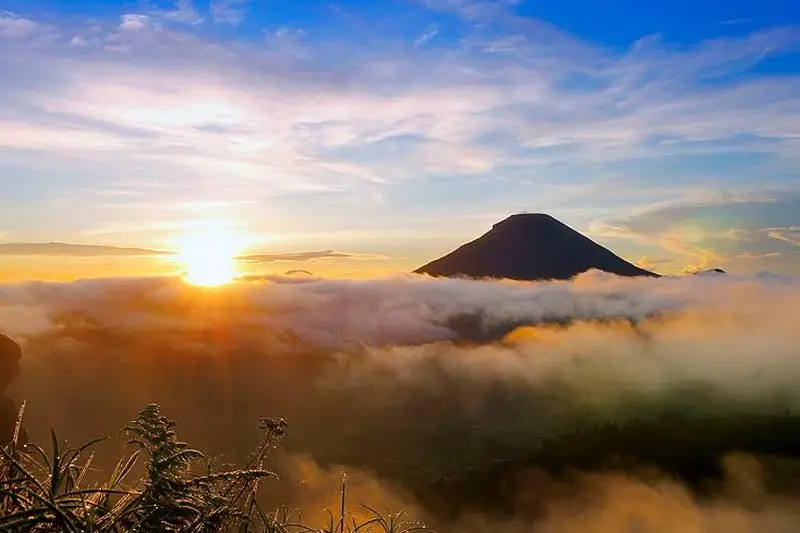 Wisata Gardu Pandang Tieng Dieng: Harga Tiket, Rute dan Daya Tariknya