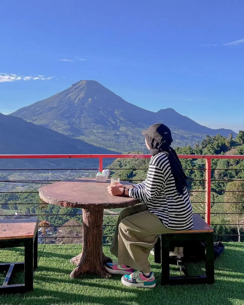 Wisata Gardu Pandang Tieng Dieng: Harga Tiket, Rute dan Daya Tariknya