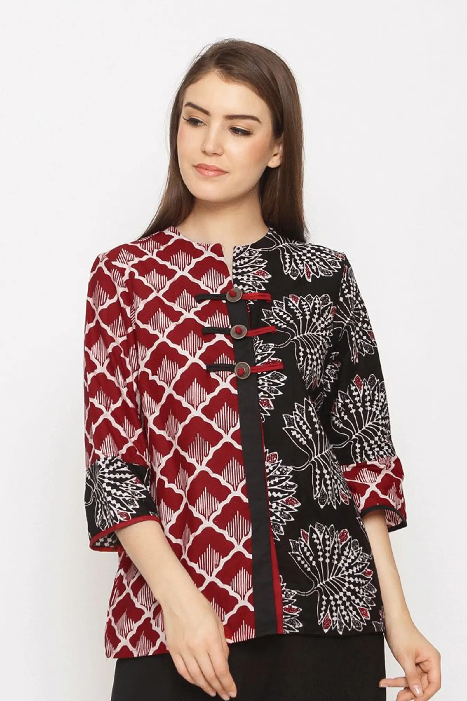 20 Model Baju Batik Atasan Perempuan Kantor, Fashionable!