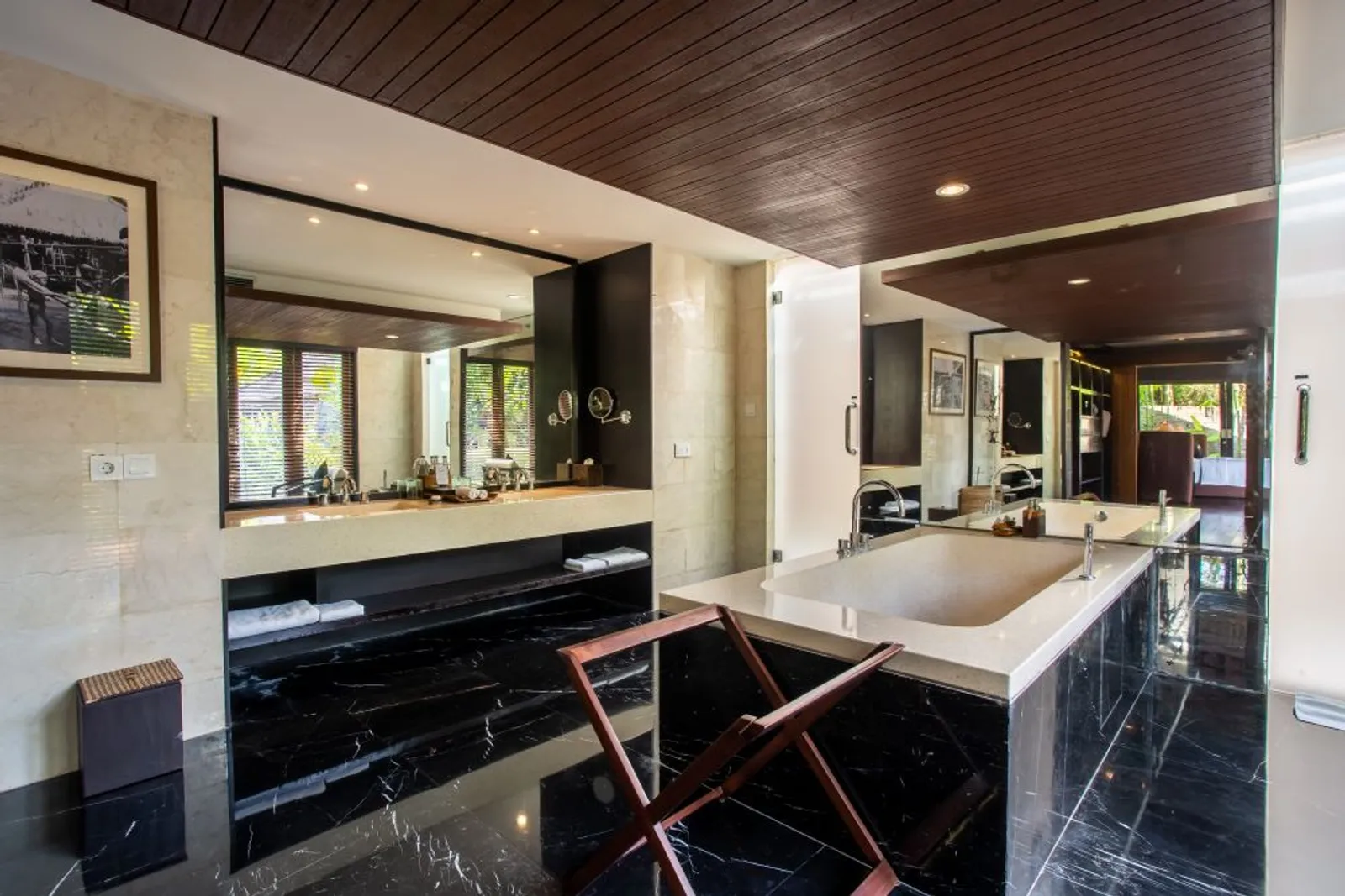 Berlabuh di Keteduhan Sanctoo Suites & Villas, Bali