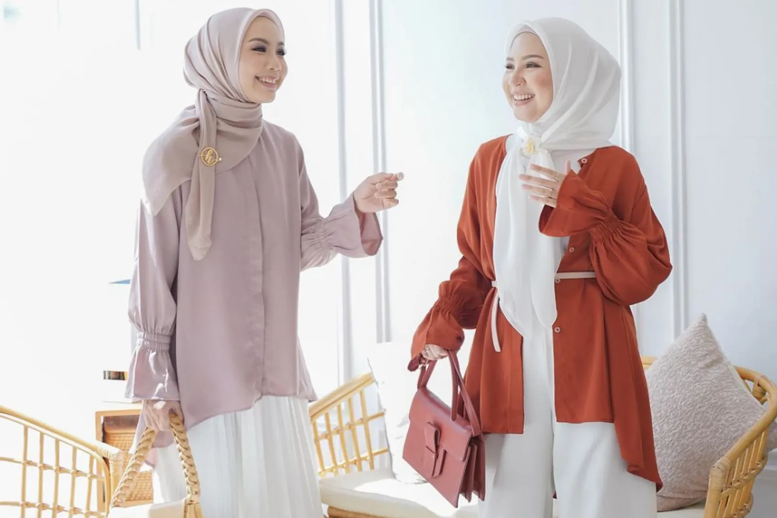 Baju Warna Terakota Cocok dengan Jilbab Warna Apa? Ini 12 Pilihannya