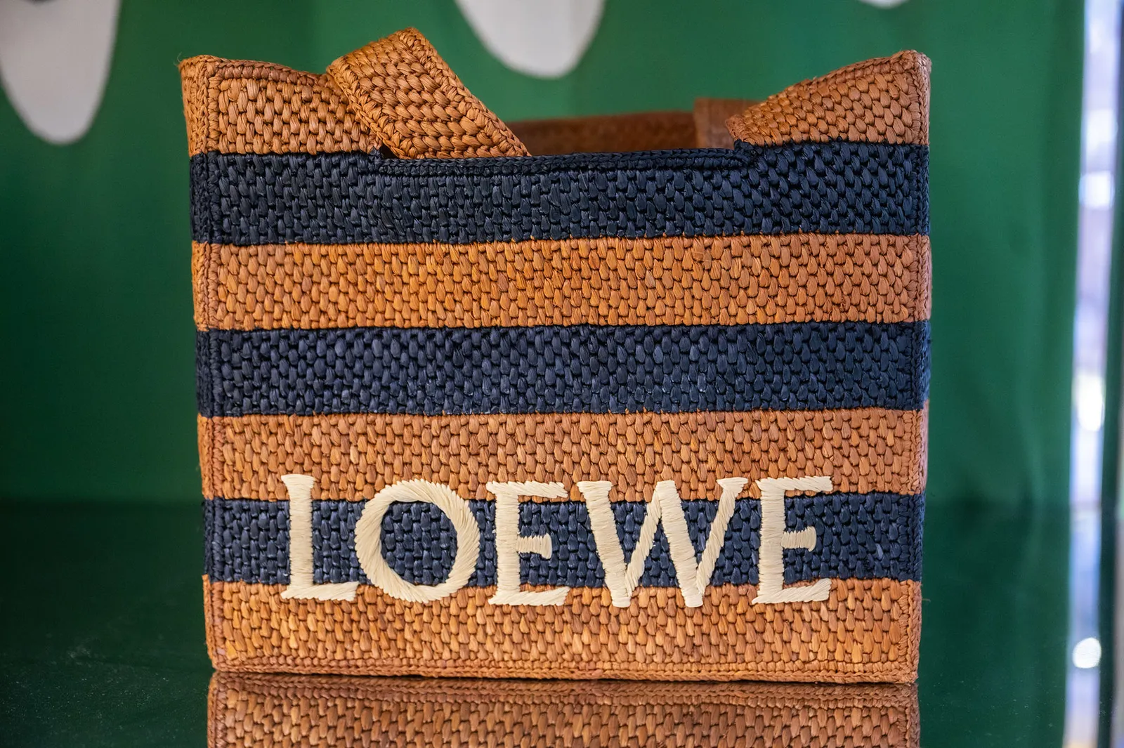 Debut Koleksi LOEWE Paula’s Ibiza di Indonesia