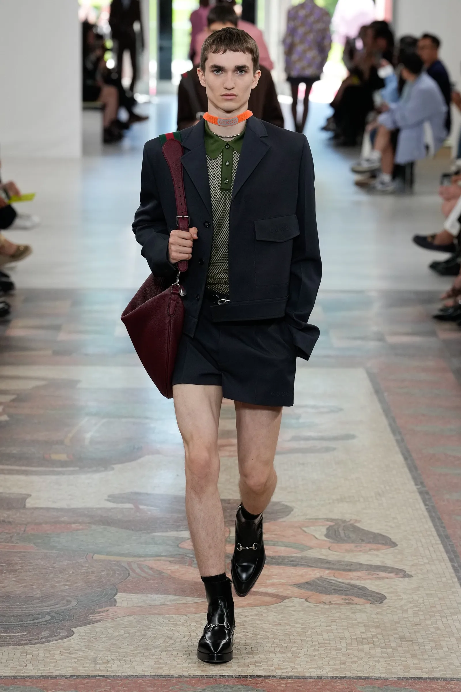 Gucci Men’s S/S 2025 Hadirkan Koleksi Musim Panas Mewah & Penuh Warna