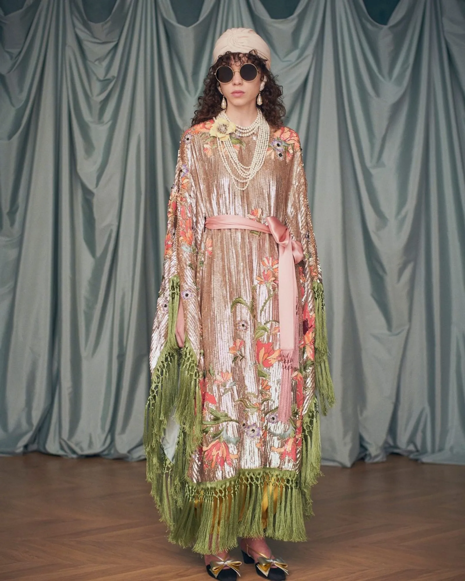 Pro - Kontra Koleksi Debut Alessandro Michele untuk Valentino