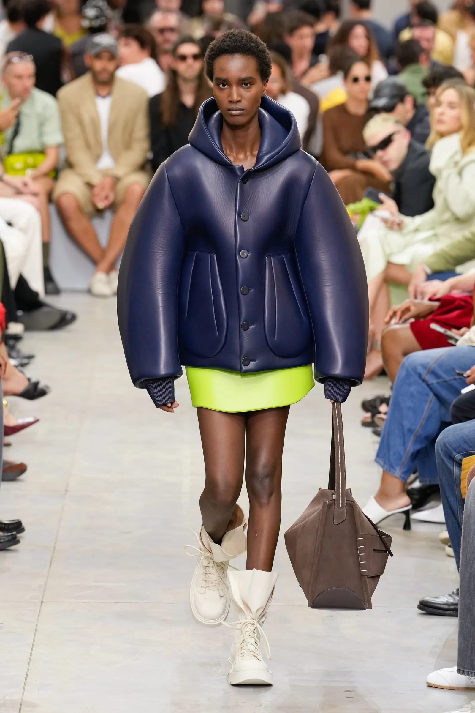 Keunikan Imajinasi Desain di JW Anderson Men’s Spring/Summer 2025