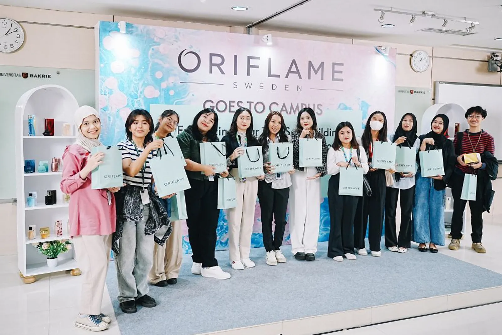 Banjir Hadiah & Insight Baru, Intip Keseruan Oriflame Goes to Campus