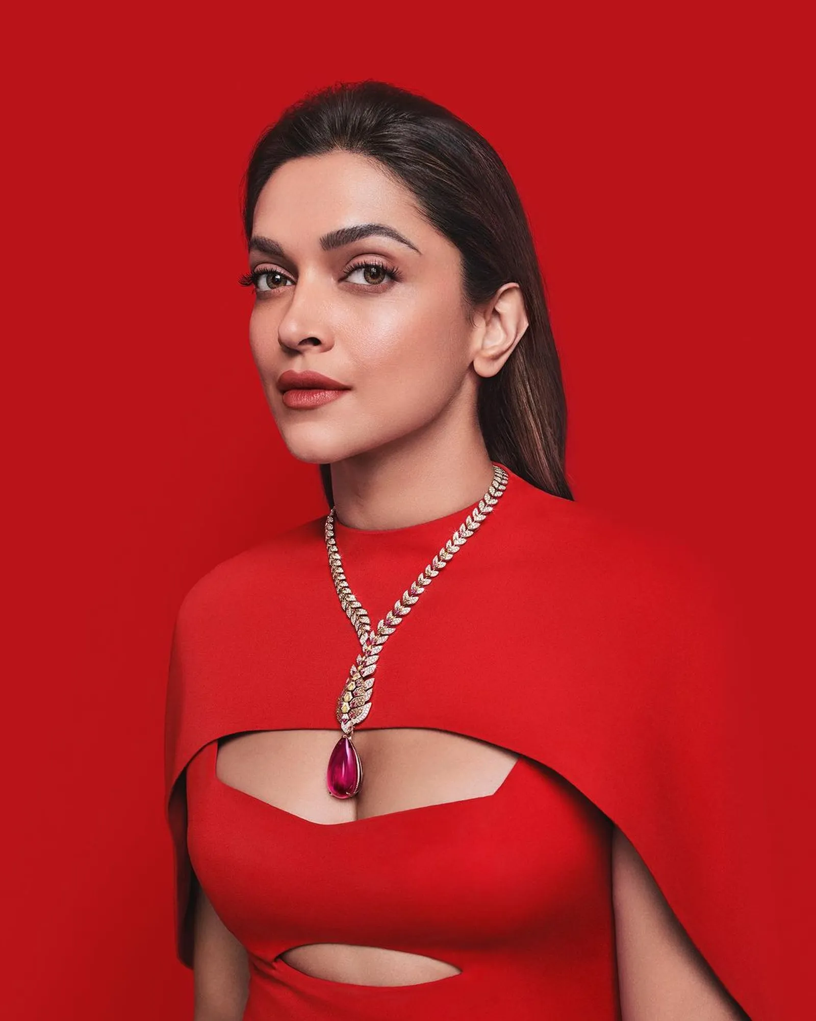 Deepika Padukone jadi Wajah Baru Koleksi Nature Sauvage Cartier