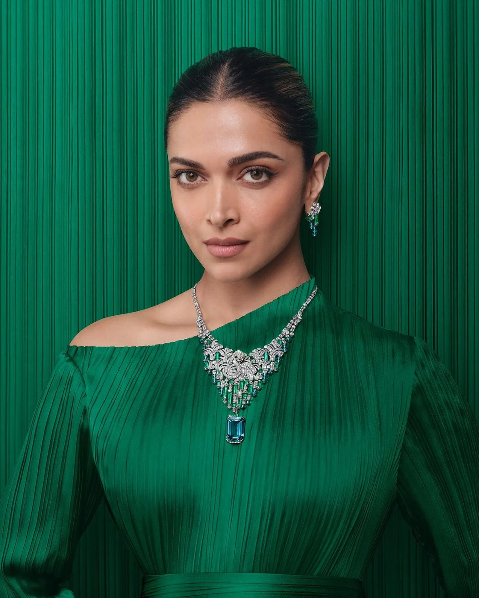 Deepika Padukone jadi Wajah Baru Koleksi Nature Sauvage Cartier