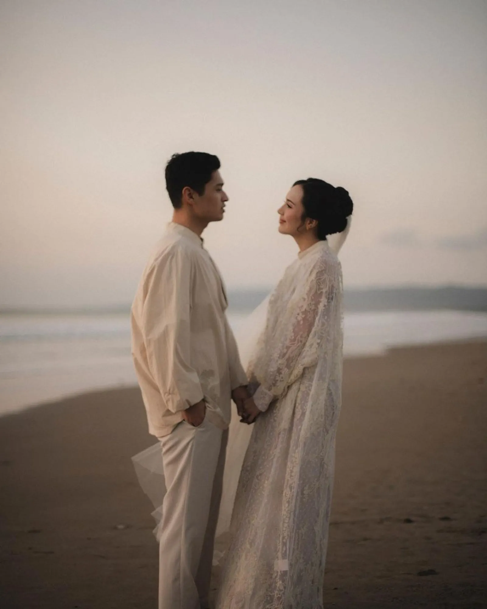 Heartwarming! Intip 9 Potret Pre-Wedding Beby Tsabina dan Kekasih