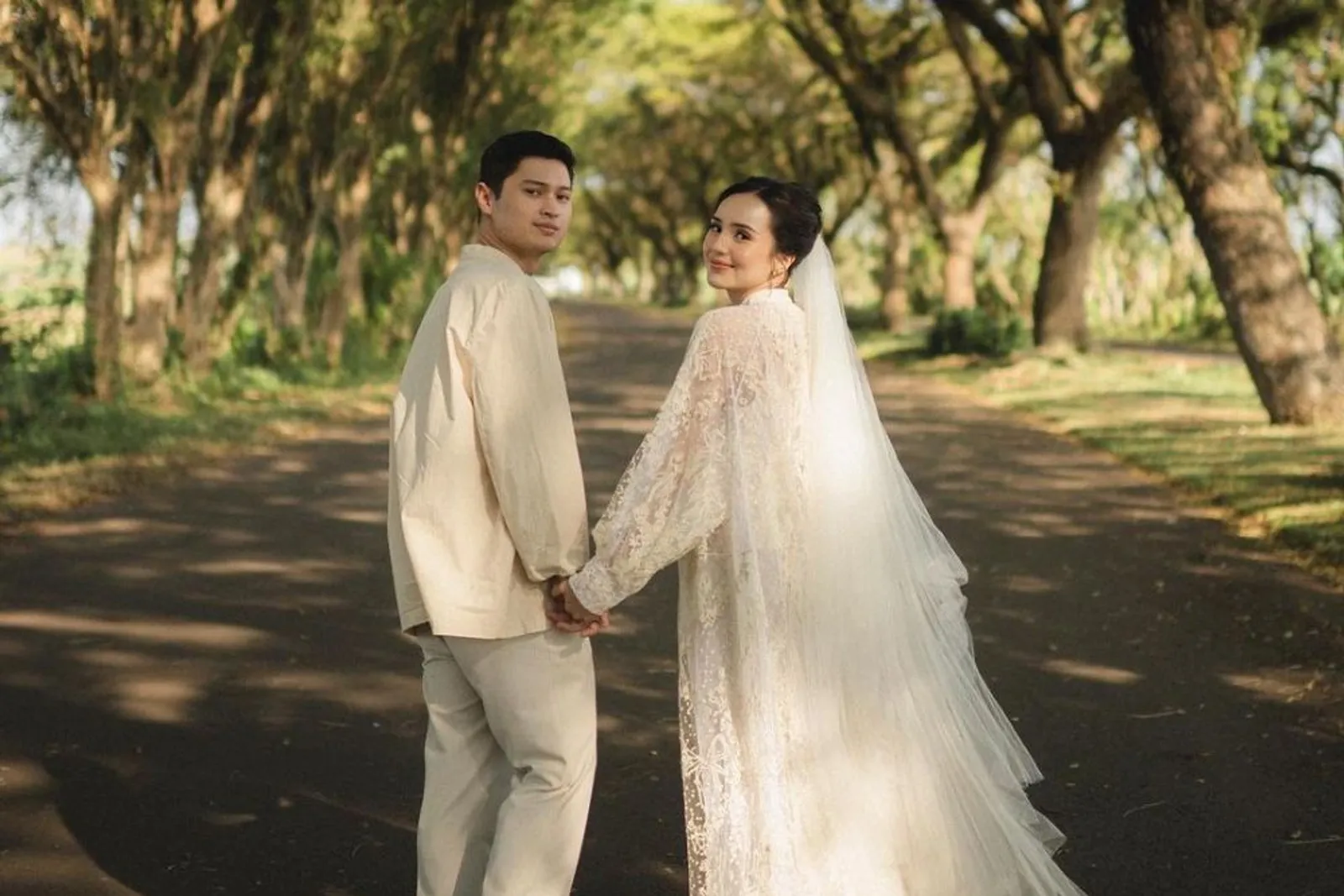 Heartwarming! Intip 9 Potret Pre-Wedding Beby Tsabina dan Kekasih