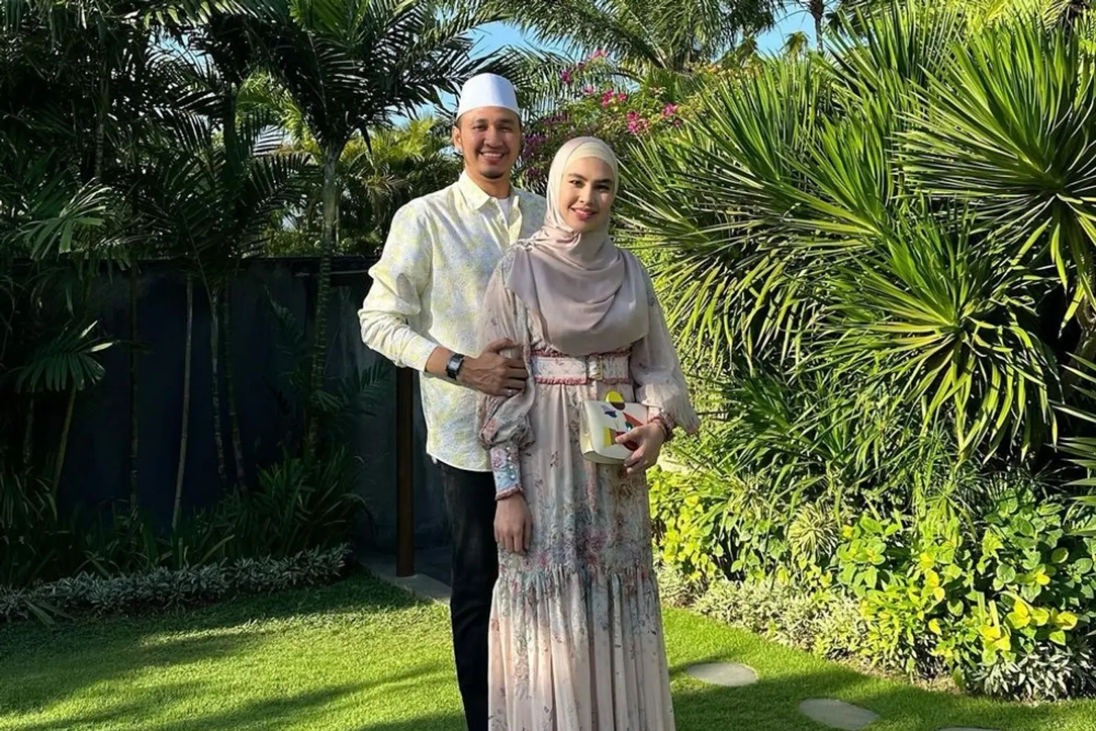 Kisah Cinta Kartika Putri dan Habib Usman, Berawal dari Guru-Murid!