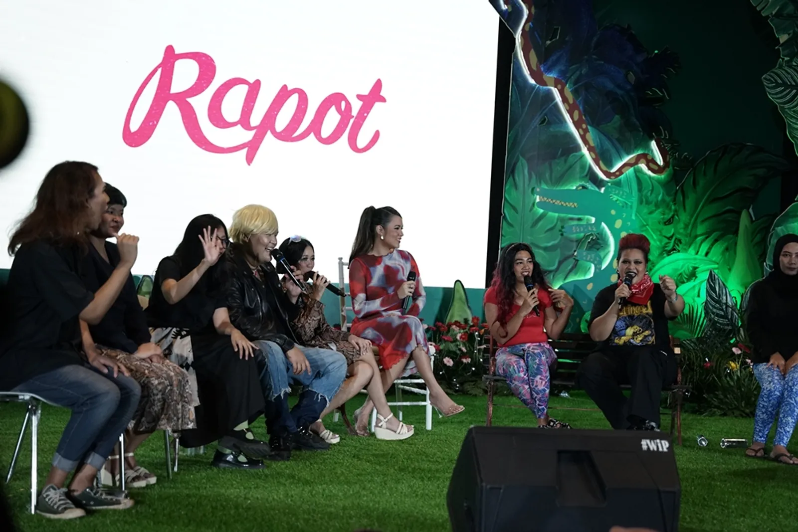 Ketawa Terus Bareng Podcaster Favorit di PODFEST 2024