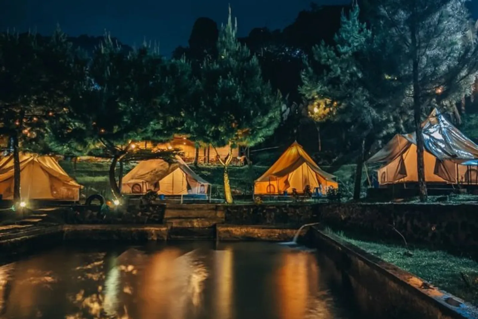 9 Rekomendasi Glamping di Sentul, Punya Pemandangan Ciamik