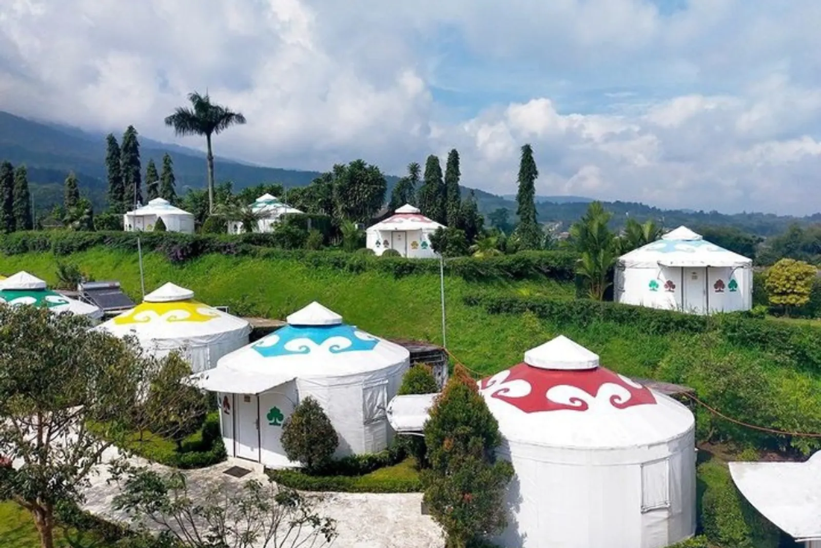 9 Rekomendasi Glamping di Sentul, Punya Pemandangan Ciamik