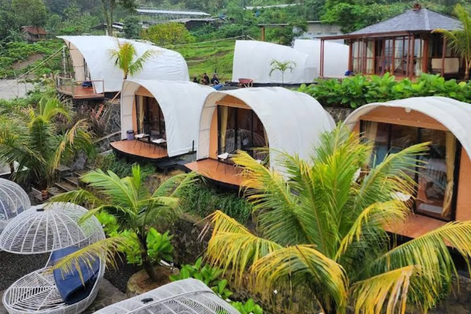 9 Rekomendasi Glamping di Sentul, Punya Pemandangan Ciamik