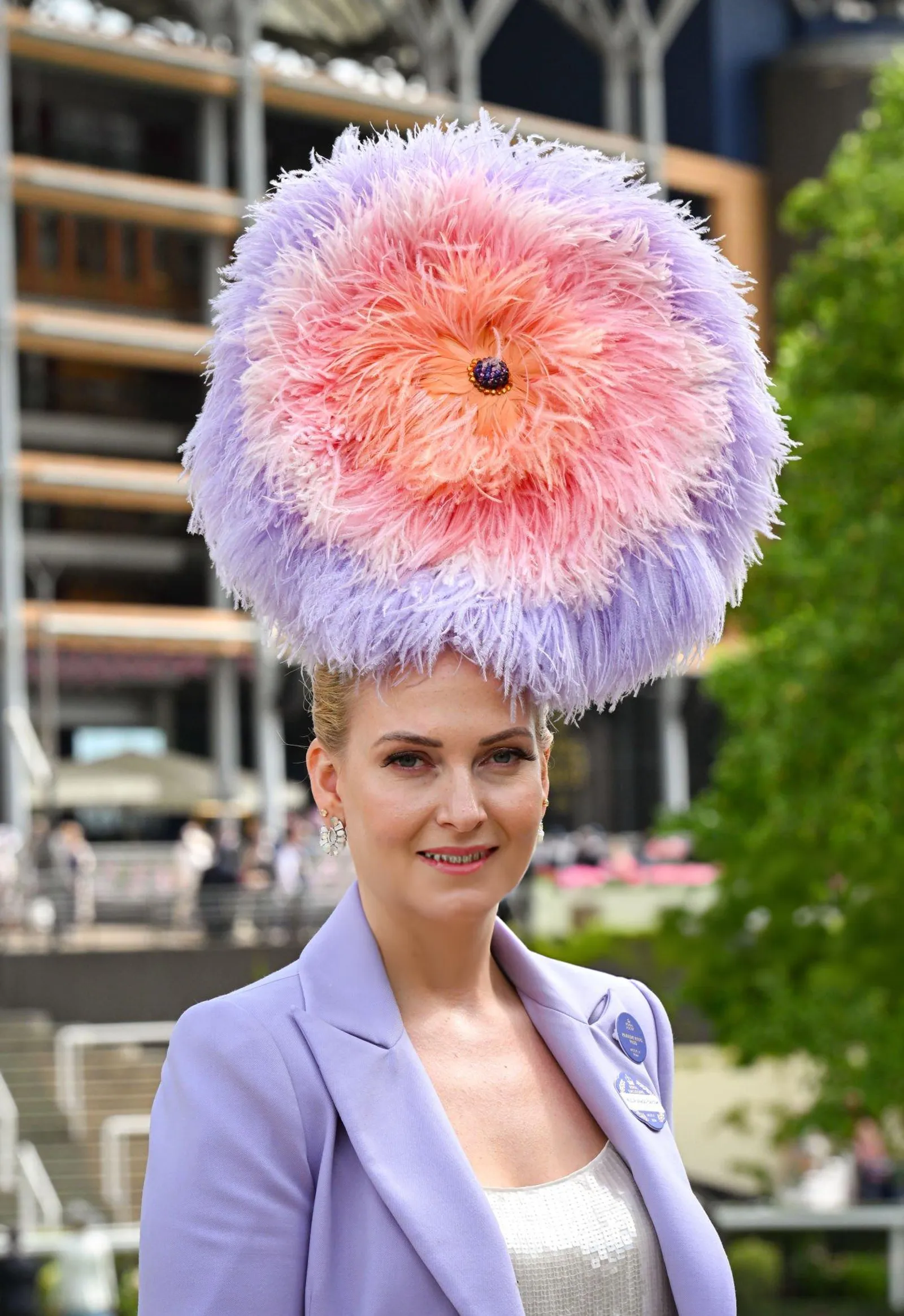 7 Headpiece Terunik yang Dikenakan Tamu Royal Ascot 2024