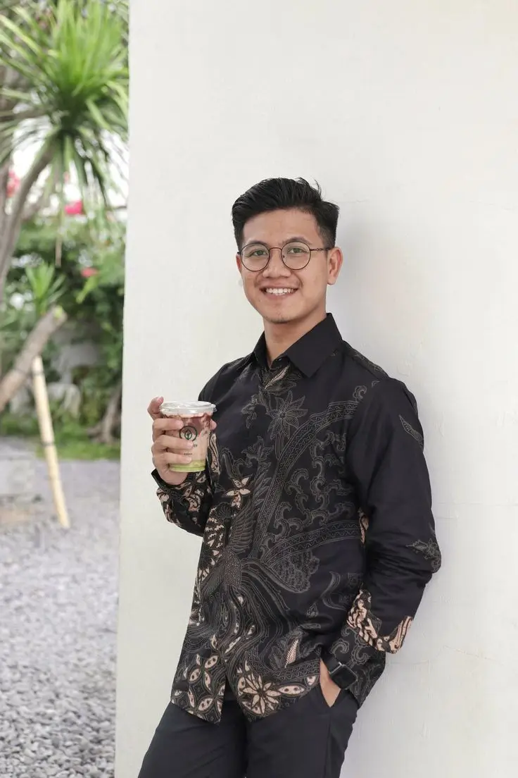 5 Pilihan Outfit Kondangan Pria, Kasual hingga Formal