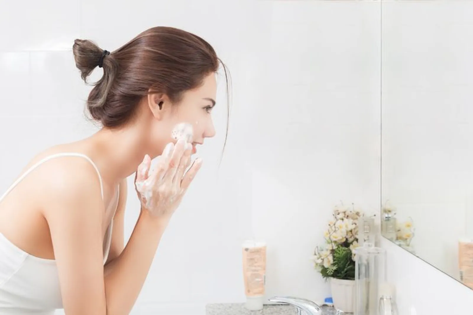 Cara Menggunakan Viva Milk Cleanser dan Face Tonic yang Benar