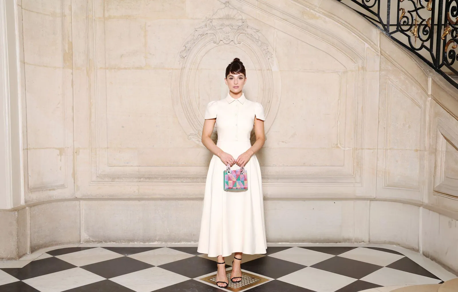 7 Seleb Pakai Outfit Monokrom di Dior Haute Couture Fall 2024