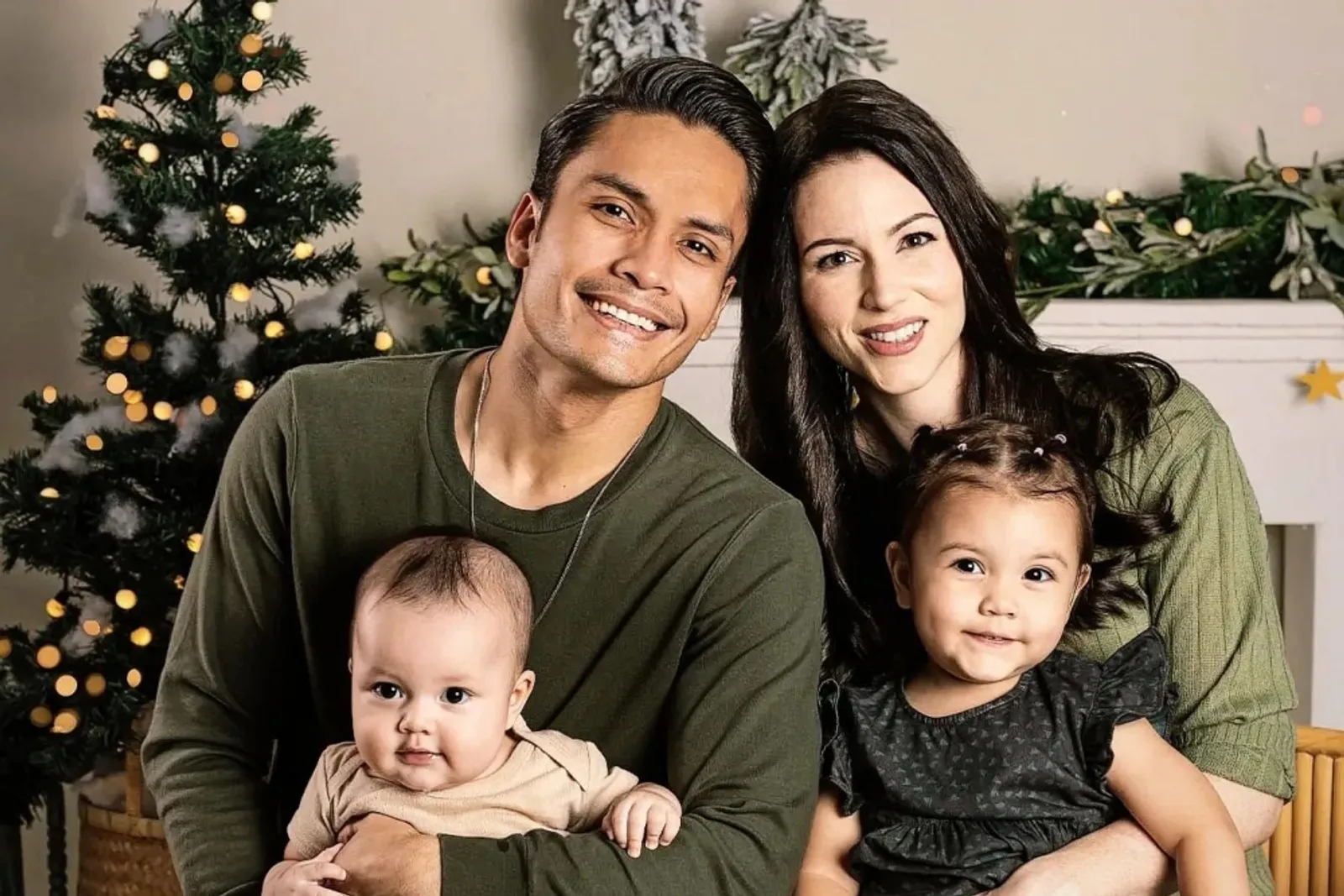 5 Fakta Keluarga Randy Pangalila, Punya Istri Bule dan Anak Blasteran