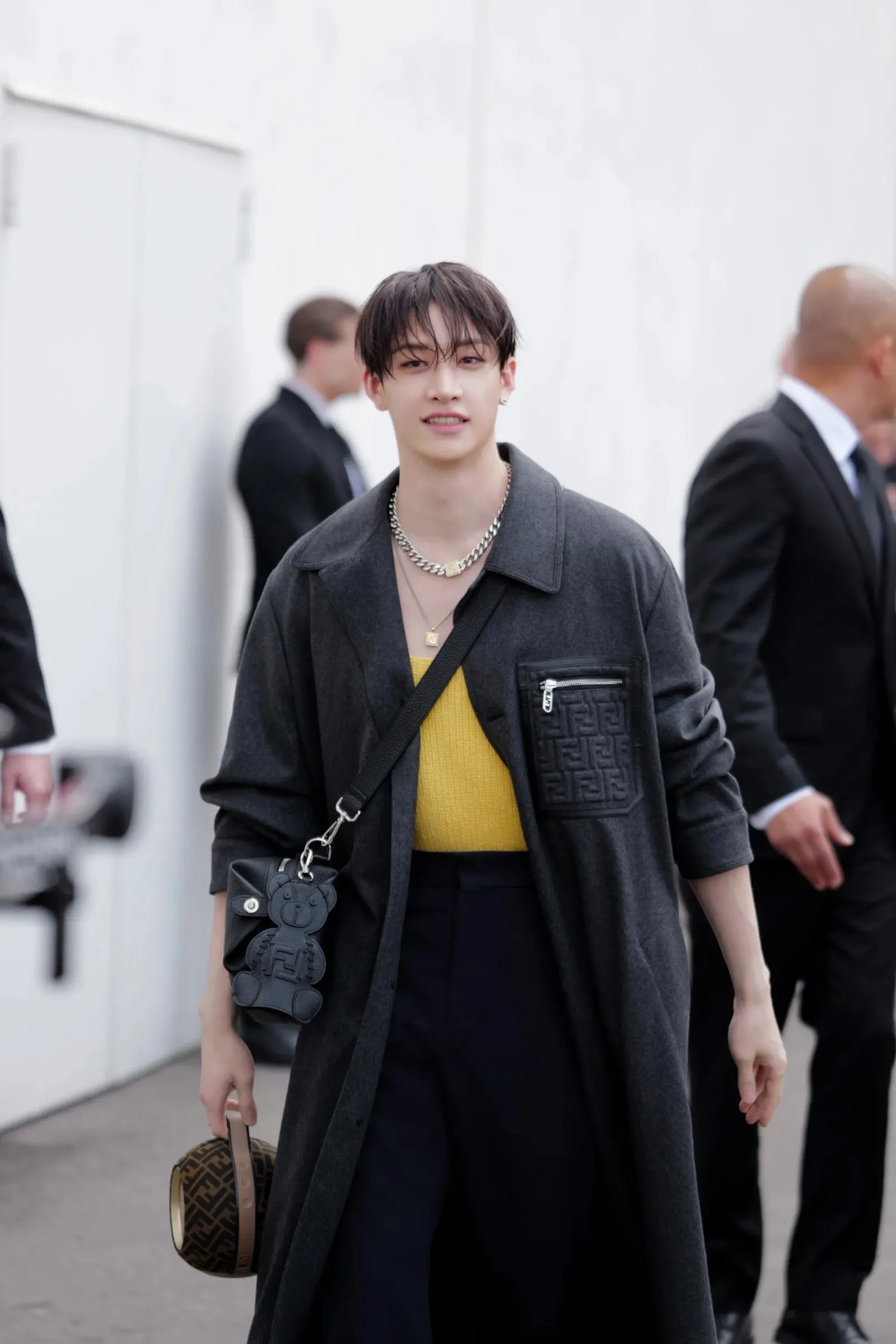 15 Gaya Idol Korea saat Hadiri Perhelatan Fashion Week 2024