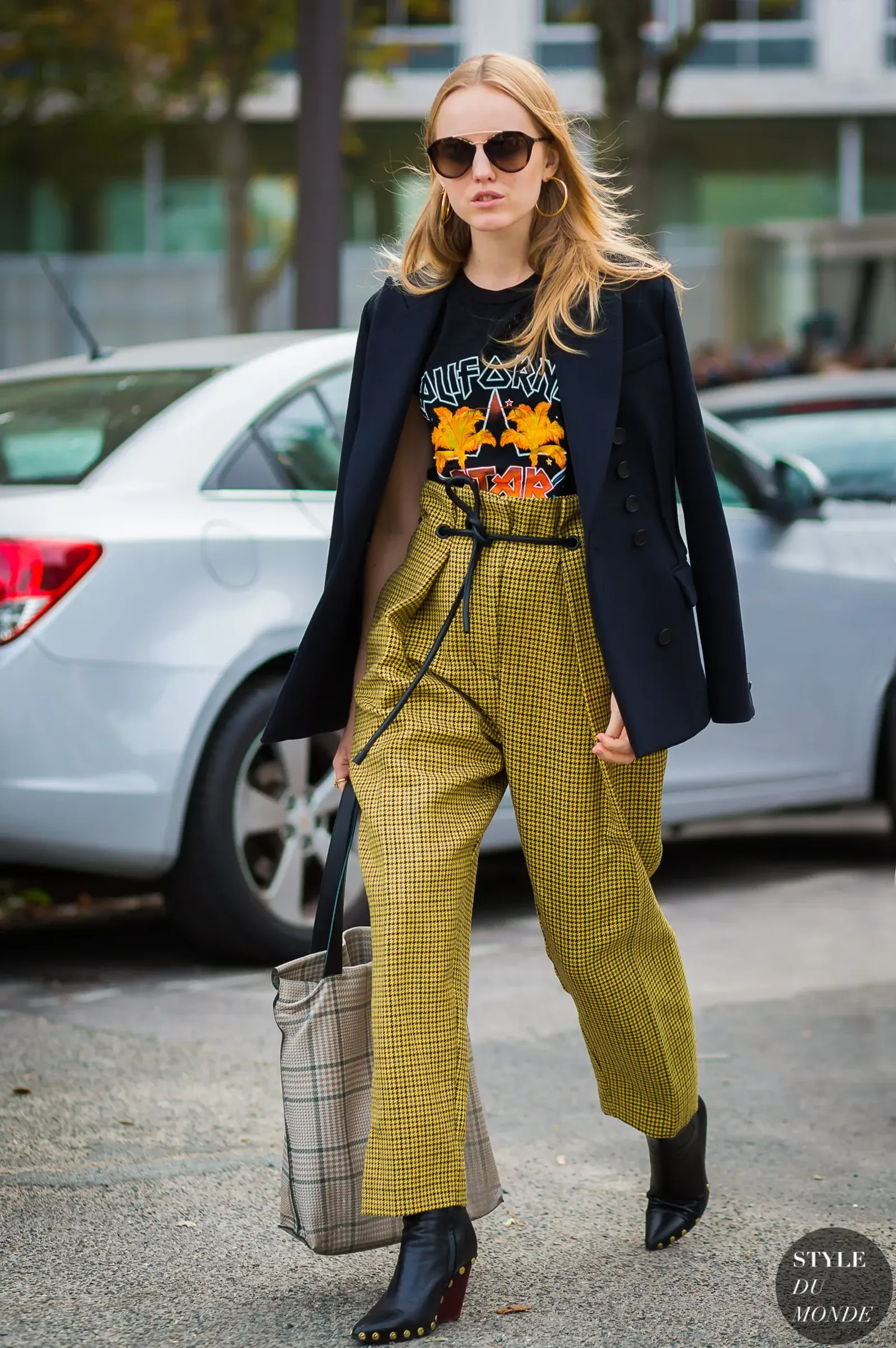 Kumpulan Celana Kain Wanita Kekinian untuk OOTD Stylish