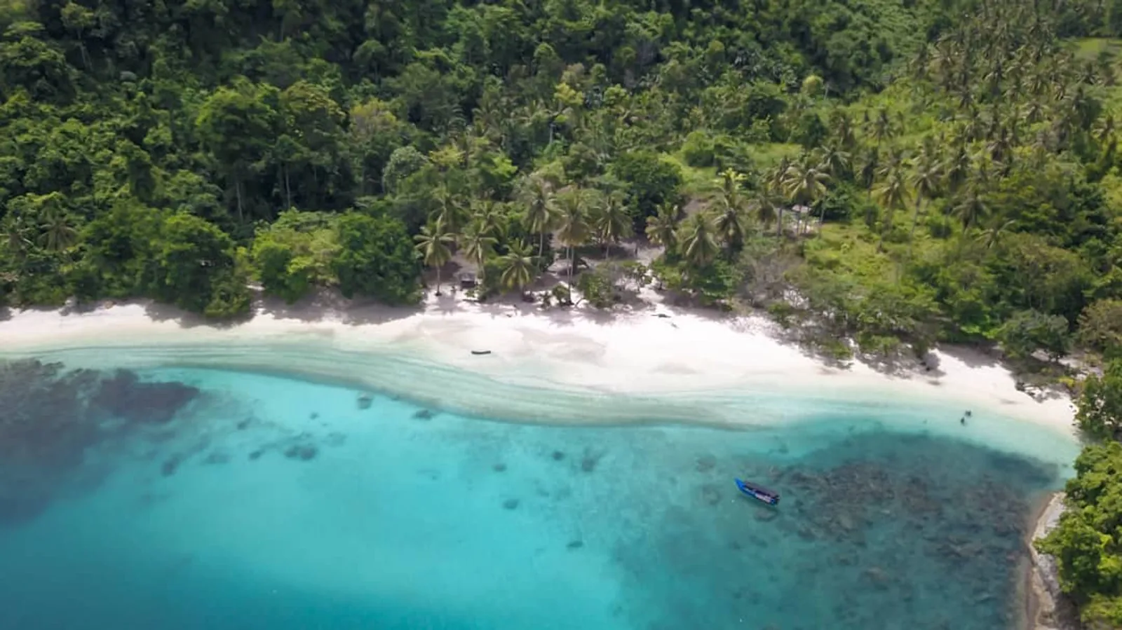 Pantai Teluk Hantu, Lampung: Rute dan Aktivitas Menarik di Sana