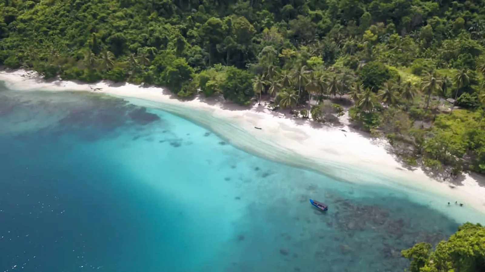 Pantai Teluk Hantu, Lampung: Rute dan Aktivitas Menarik di Sana