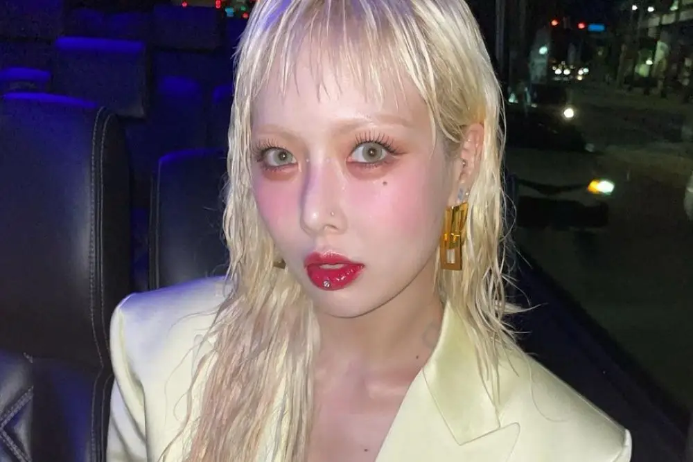 Gaya Makeup Nyentrik Ala HyunA yang Bisa Ditiru!