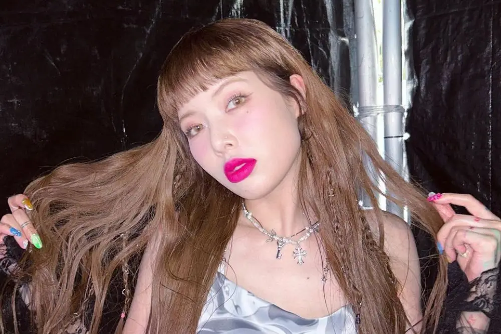 Gaya Makeup Nyentrik Ala HyunA yang Bisa Ditiru!