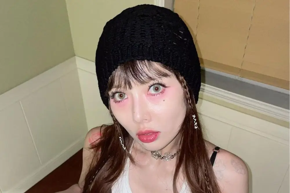 Gaya Makeup Nyentrik Ala HyunA yang Bisa Ditiru!