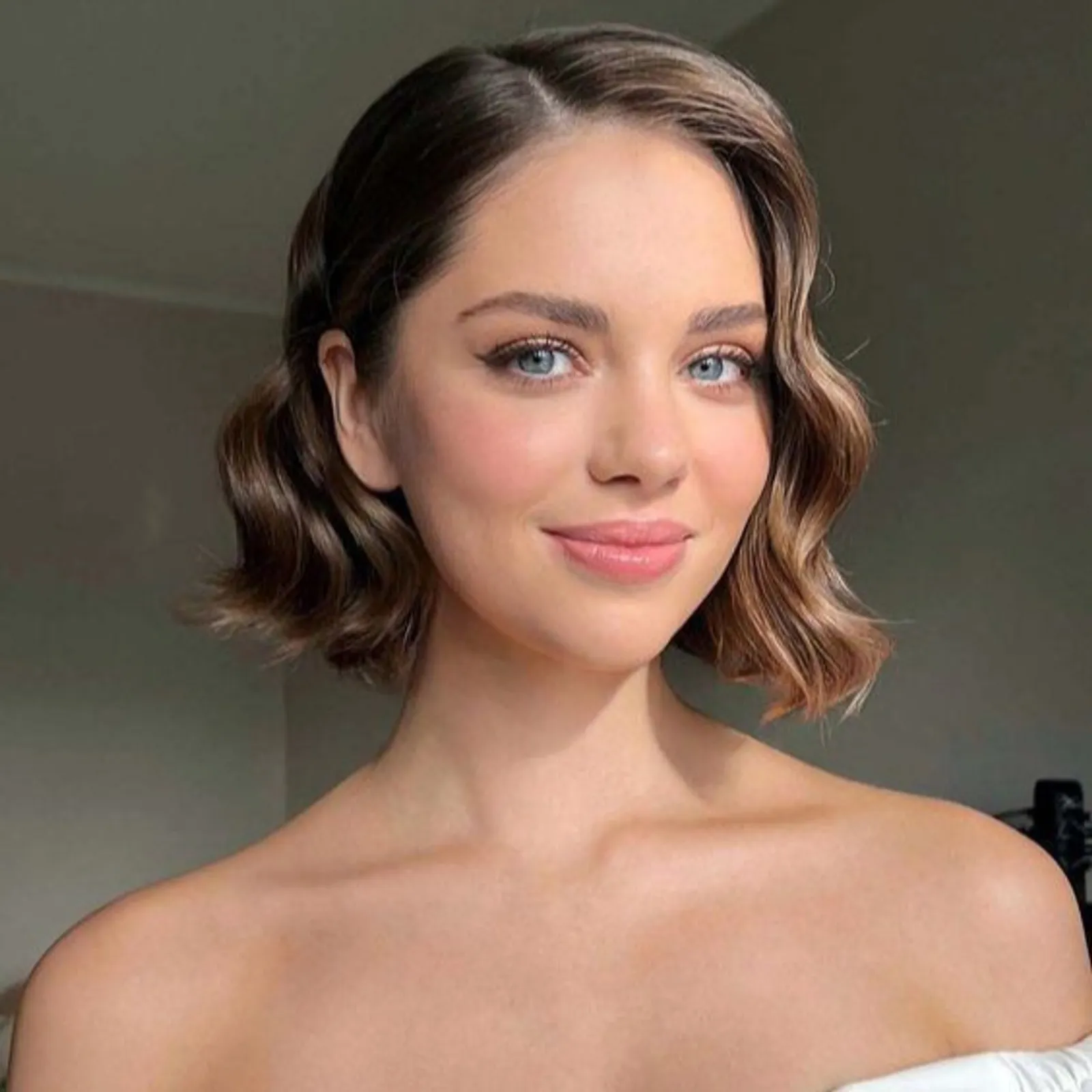 Sederhana! Ini 6 Inspirasi Hairdo Bridesmaid Rambut Pendek