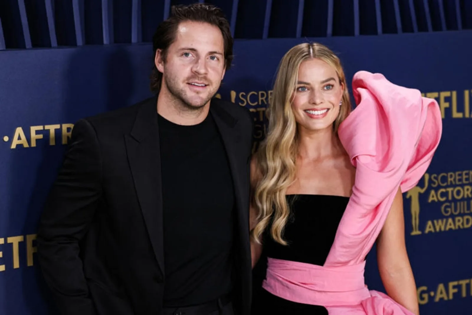 Selamat! Margot Robbie Hamil Anak Pertama usai 8 Tahun Menikah