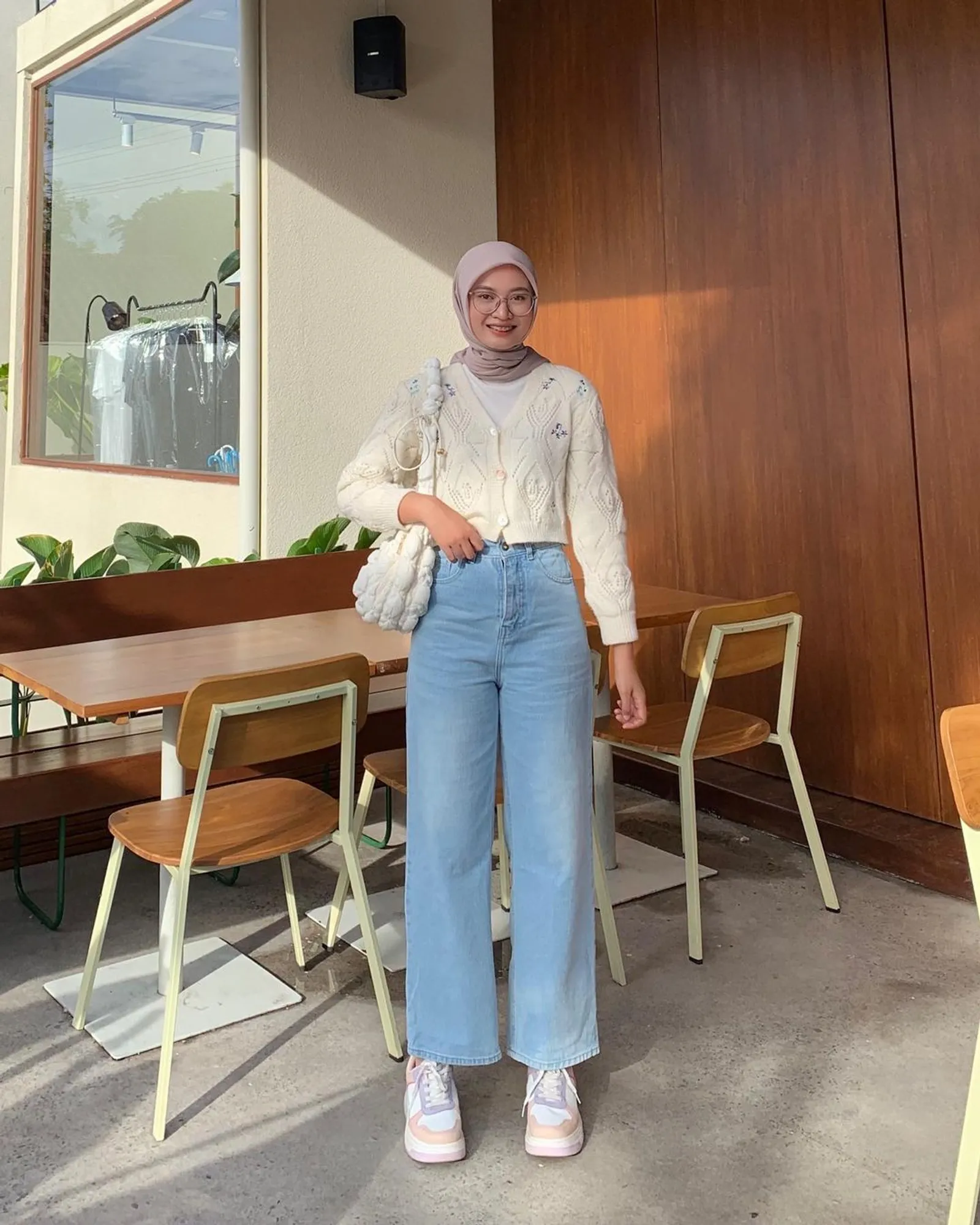 Kumpulan Model Celana yang Cocok untuk Baju Crop Hijab