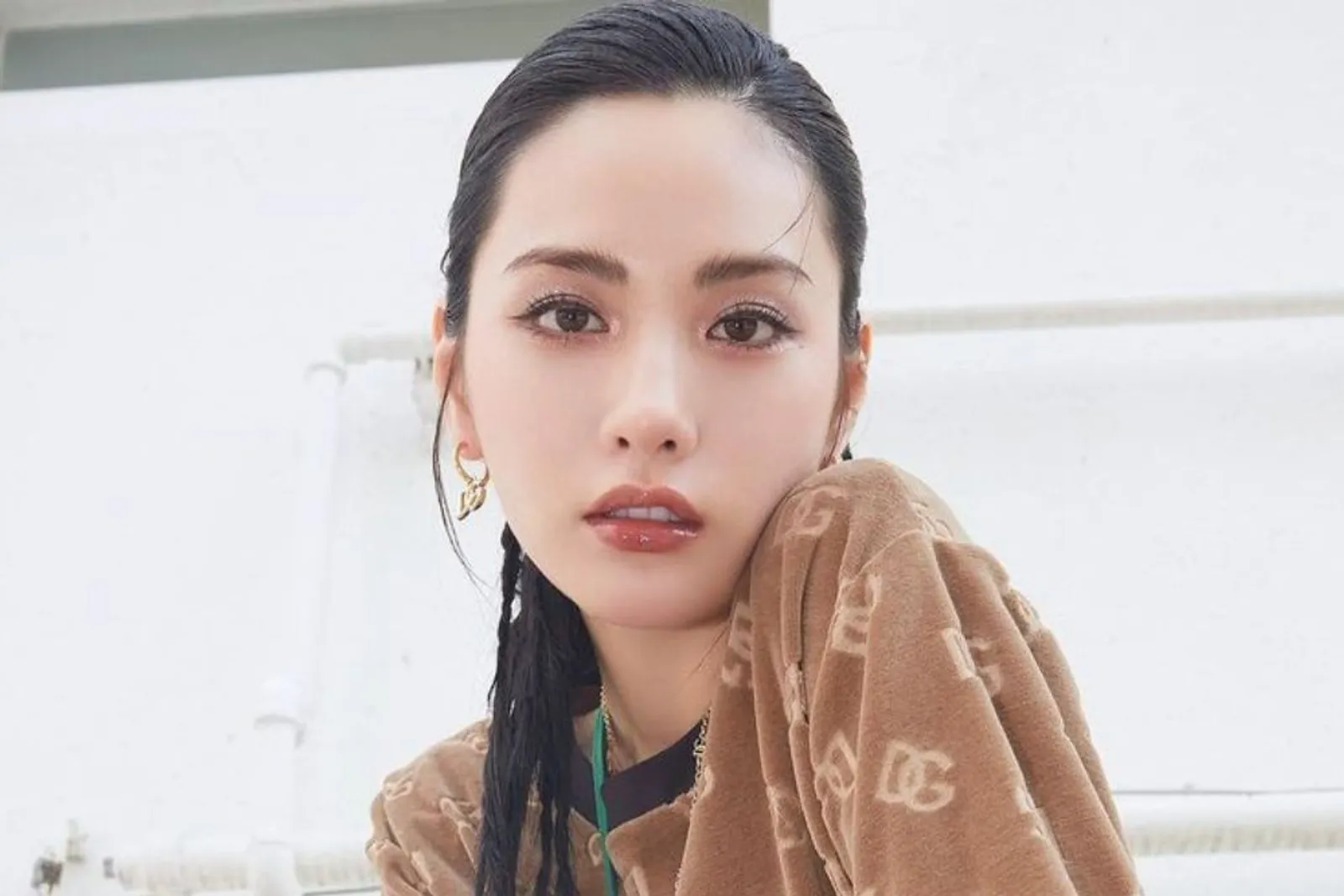 Tampil Dewasa Lewat Makeup Look A la Nana 'After School'