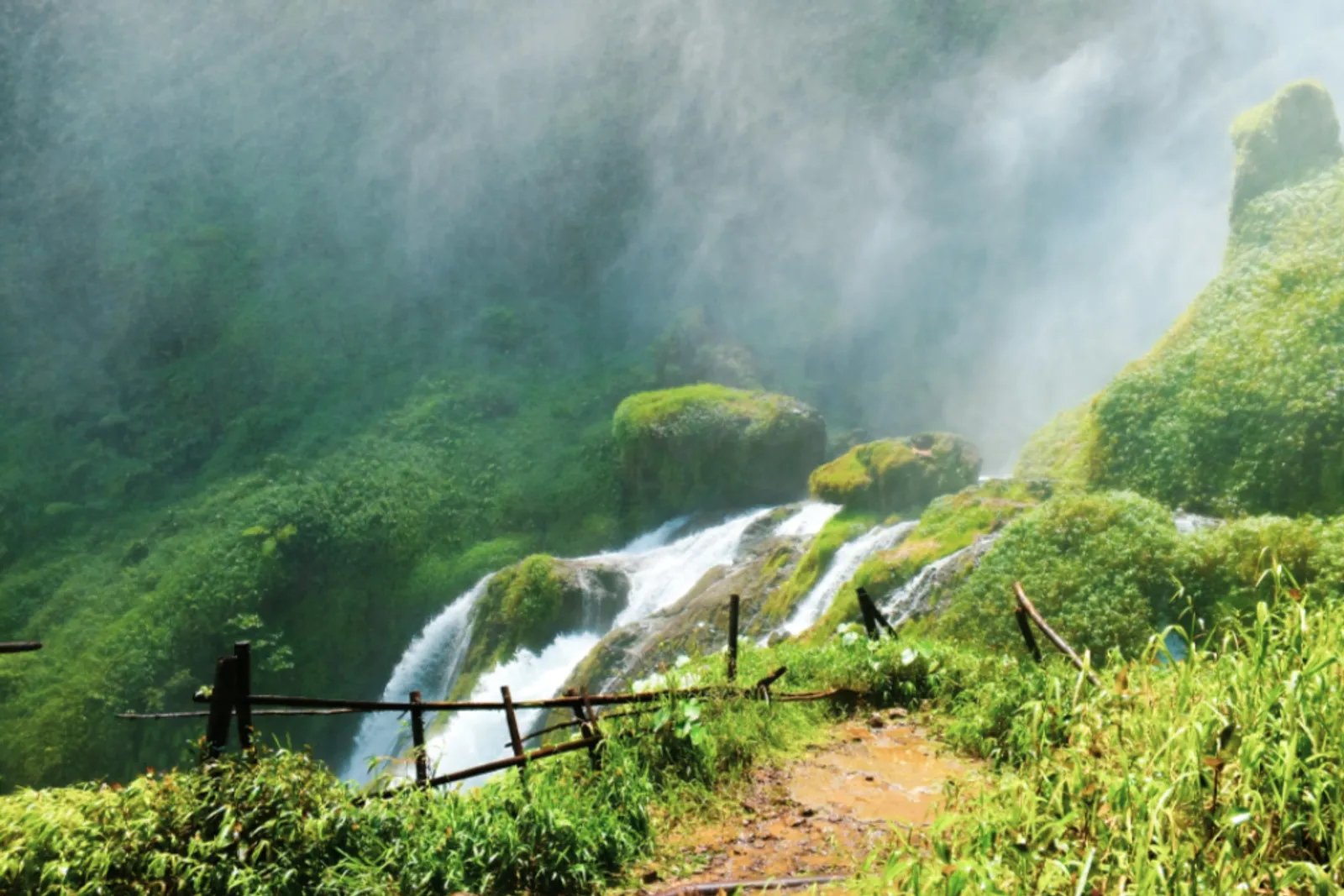 Curug Citambur: Lokasi, Daya Tarik, dan Harga Tiket Masuk