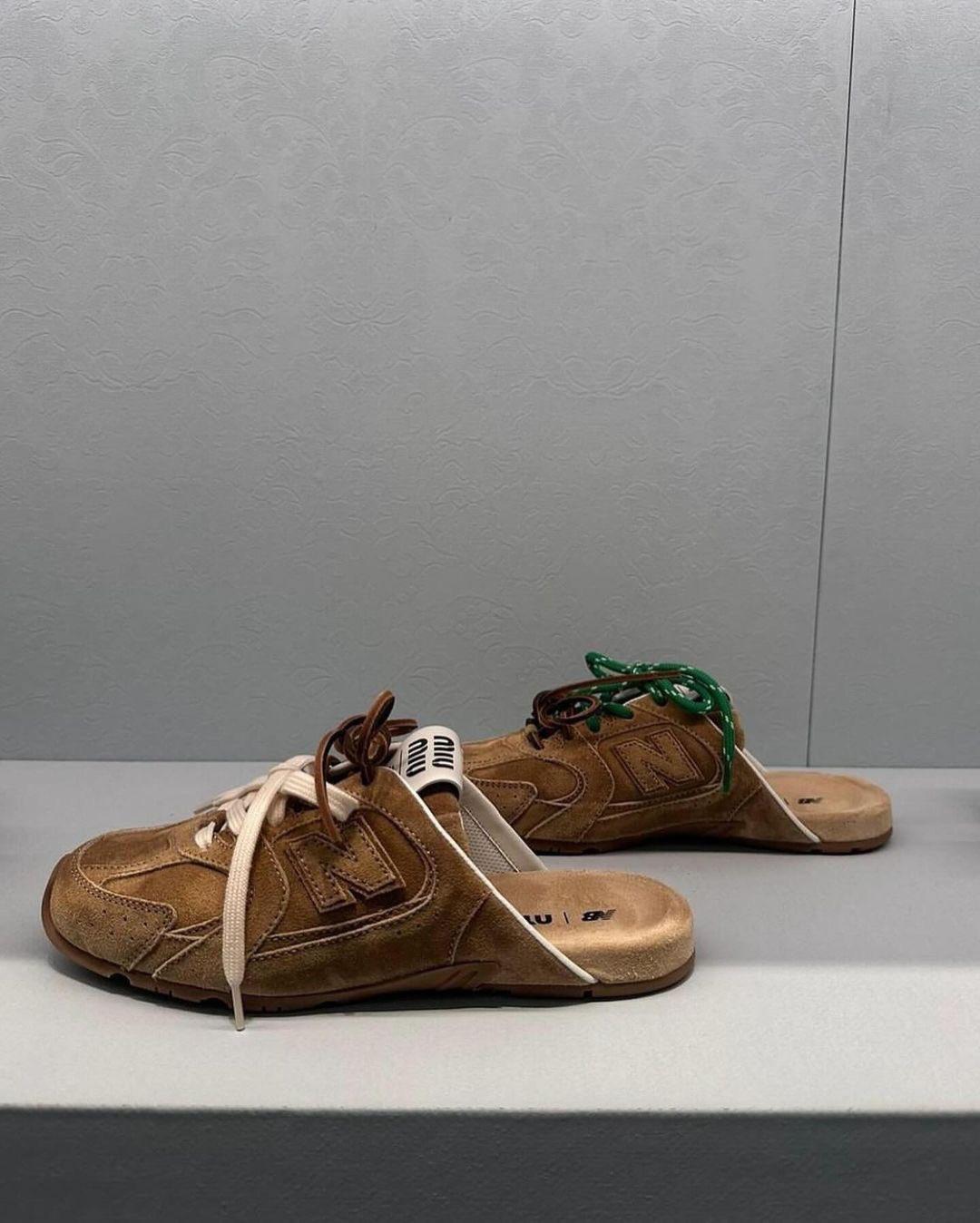 Miu Miu x New Balance Hadirkan Perpaduan Sneakers dan Mules